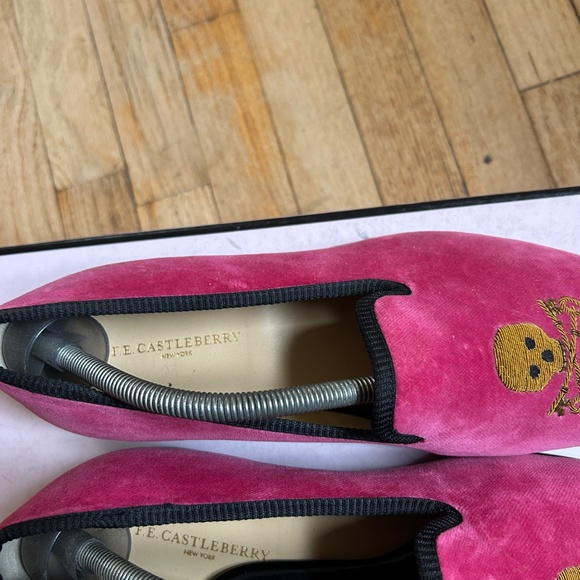 F E Castleberry smoking skull crossbones velvet slippers men size 10 US 9 1/2 UK main image 4